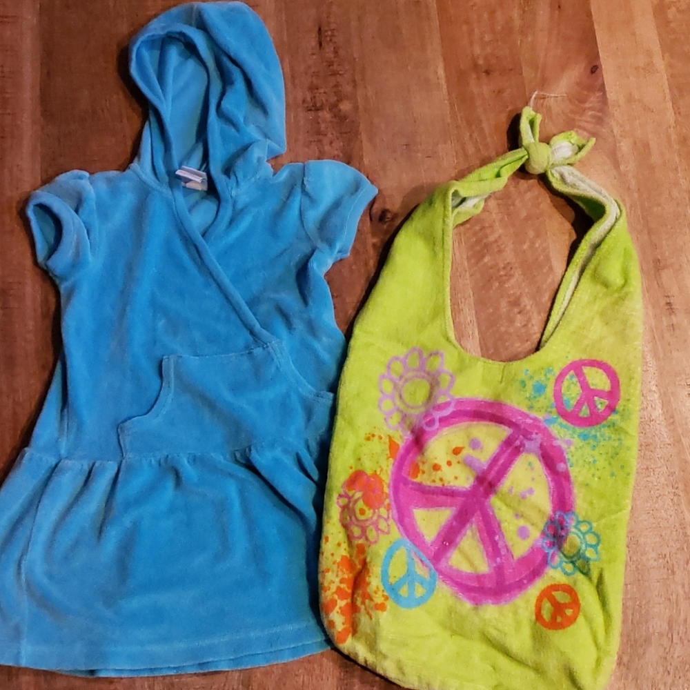 Ready for the pool set! Cover up and bag girls 4T